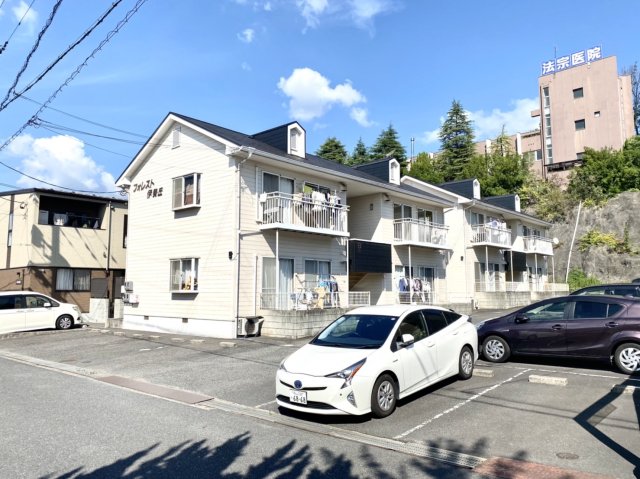 フォレスト伊勢丘　B棟