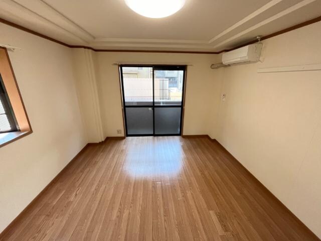 物件内観写真3　(洋室)