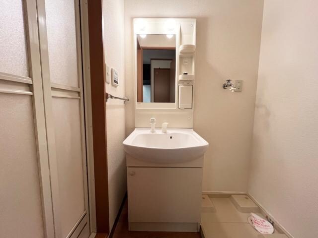 物件内観写真7　(洗髪洗面化粧台)
