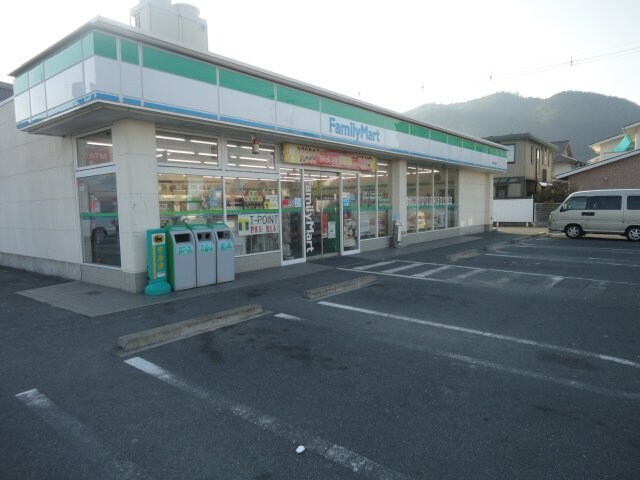 物件外観写真5　(ファミリーマート福山水呑店（コンビニ）まで475ｍ)