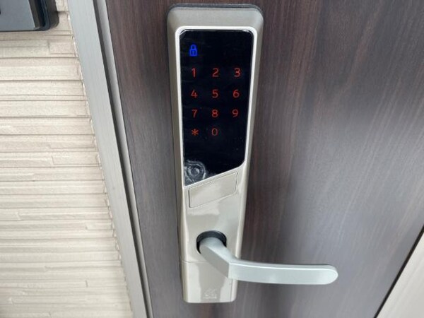 玄関(電子キー（イメージ）)