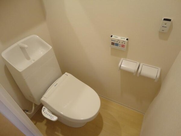 トイレ(シャワー付トイレ)