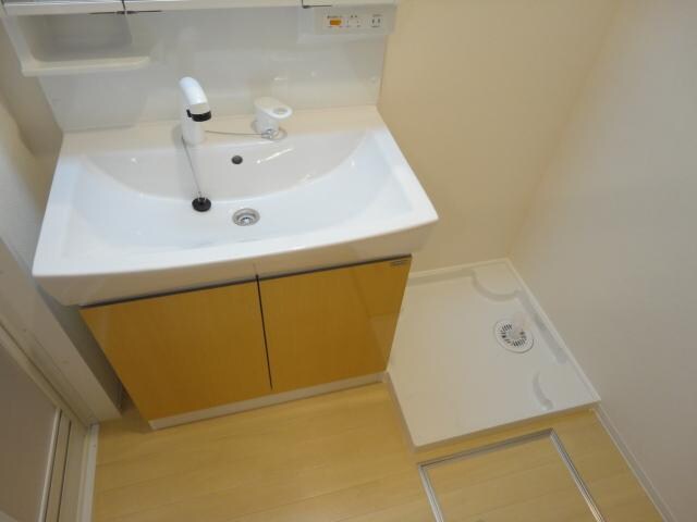 物件内観写真15　(洗濯機置場)