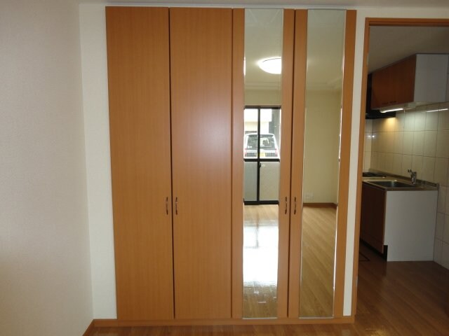 物件内観写真4　(クローゼット)