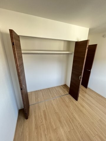 物件内観写真7　(ちょっとした収納スペースも充実しています)