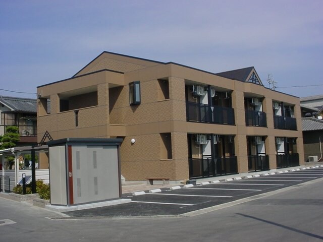 物件外観写真2　(外観写真（昼）)