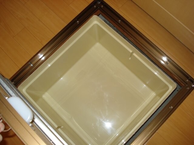 物件内観写真21　(床下収納)