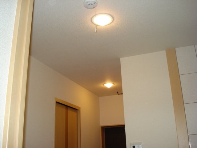物件内観写真27　(廊下オート照明)