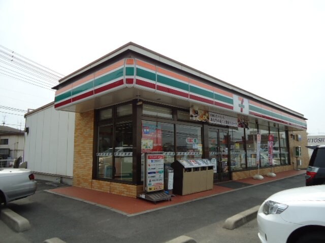 物件外観写真4　(セブンイレブン福山新涯大橋西店まで535ｍ)