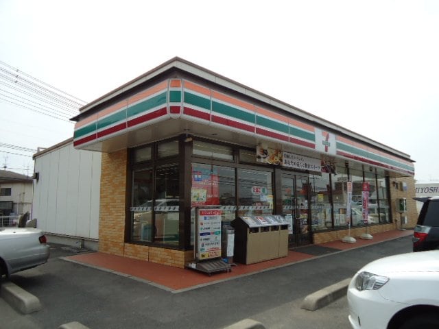 物件外観写真4　(セブンイレブン福山新涯大橋西店まで535ｍ)