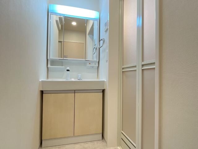 物件内観写真12　(洗髪洗面化粧台（イメージ）)