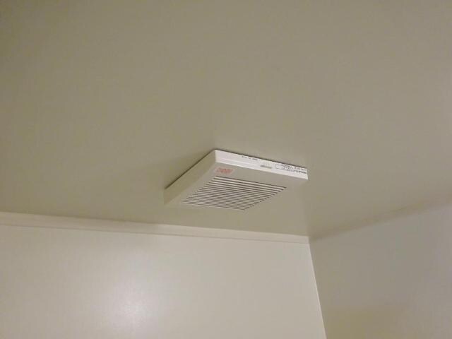 物件内観写真24　(浴室換気扇)