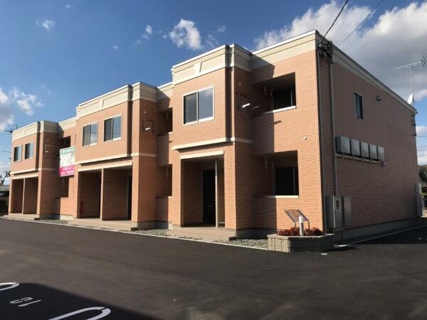 駐車場(外観写真（昼）)