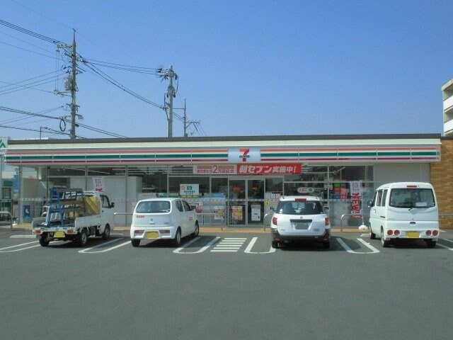 物件外観写真8　(セブンイレブン本庄町４丁目店まで300m)