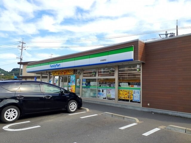 物件外観写真4　(ファミリーマート笠岡富岡店まで365m)