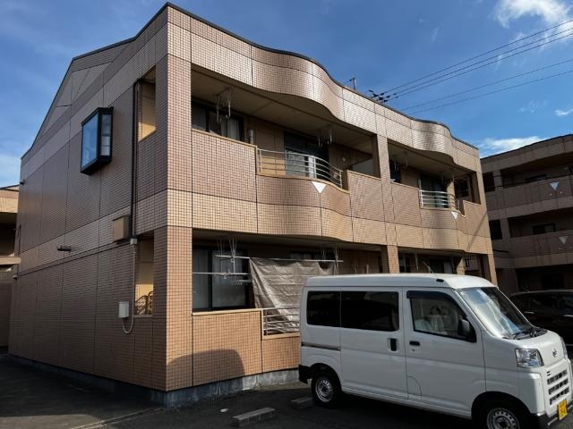 物件外観写真2　(外観写真（昼）)