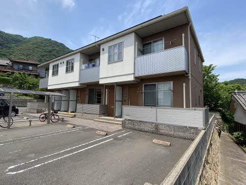ミレニアムハイム　３号館