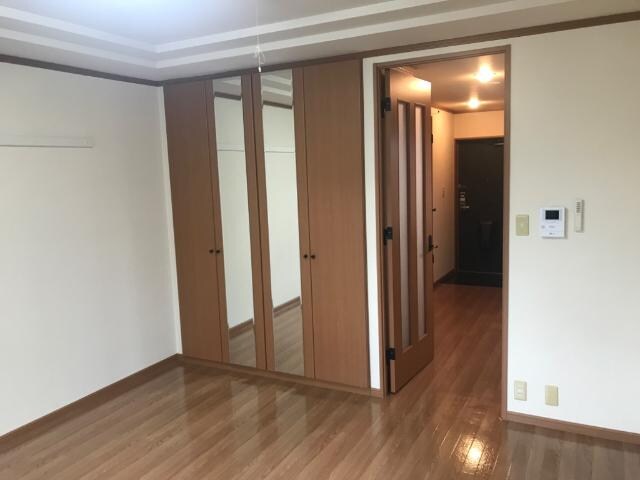 物件内観写真4　(洋室)