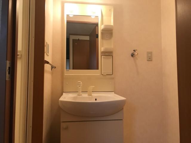 物件内観写真13　(洗面化粧台)