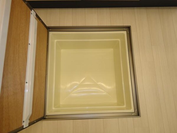 収納(床下収納)