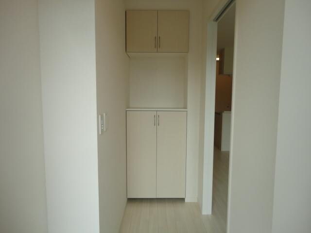 物件内観写真27　(玄関)