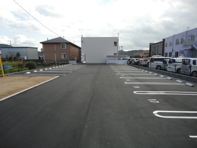 物件外観写真2　(外観写真（昼）)