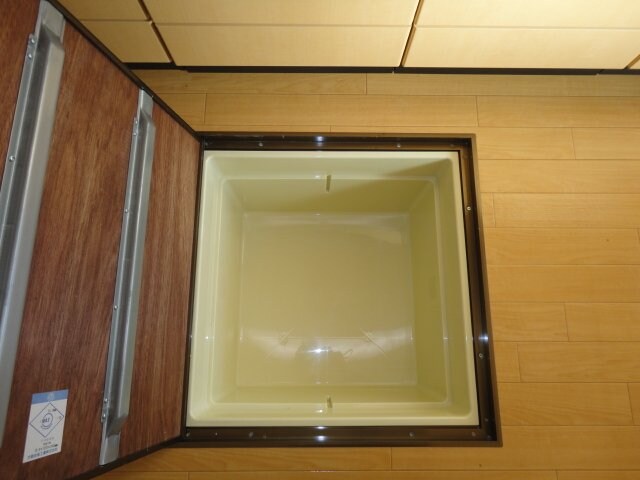 物件内観写真25　(床下収納)