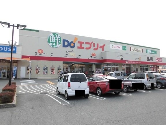 物件外観写真4　(エブリイ瀬戸店まで600m)