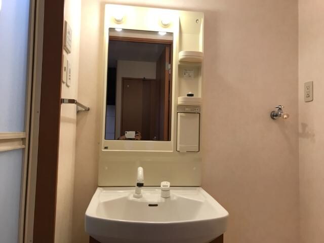 物件内観写真15　(洗髪洗面化粧台)