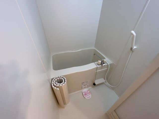 物件内観写真16　(ユニットバス)