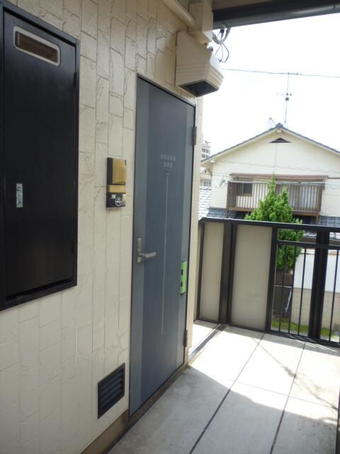 物件内観写真6　(玄関ドア)