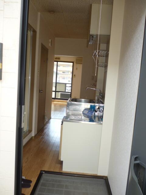 物件内観写真8　(玄関)