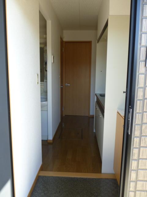 物件内観写真6　(玄関)