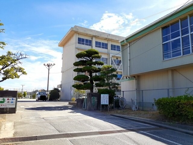 物件外観写真3　(福山市立緑丘小学校まで250m)