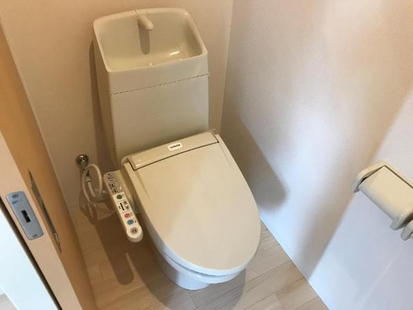 トイレ(シャワー付トイレ)