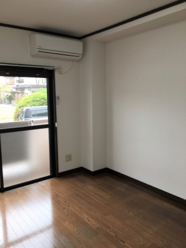 内装他