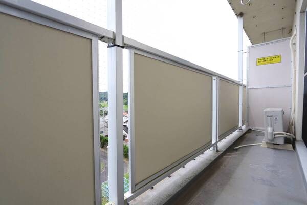 バルコニー(ビレッジハウスの同一物件・同一タイプの間取りの写真です)