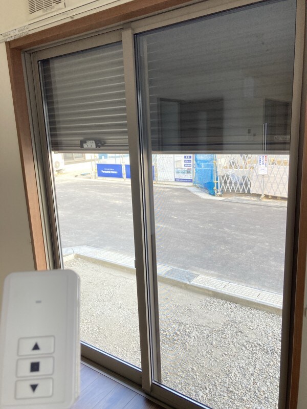 物件内観写真23　(電動シャッター)