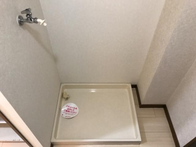 物件内観写真10　(洗濯機置場)