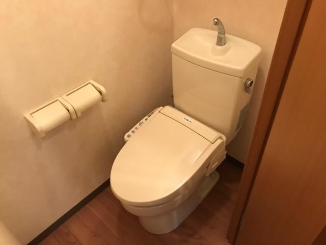 物件内観写真15　(シャワー付トイレ)