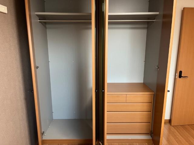 物件内観写真13　(クローゼット)