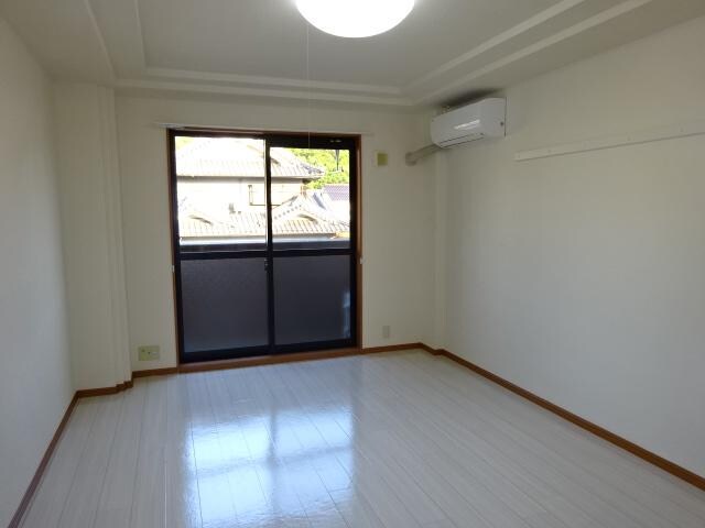 物件内観写真9　(洋室)