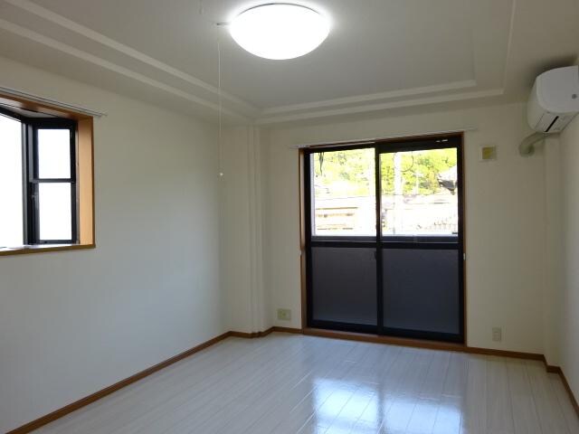 物件内観写真10　(洋室)