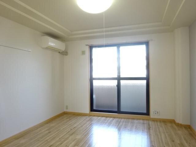 物件内観写真2　(洋室)