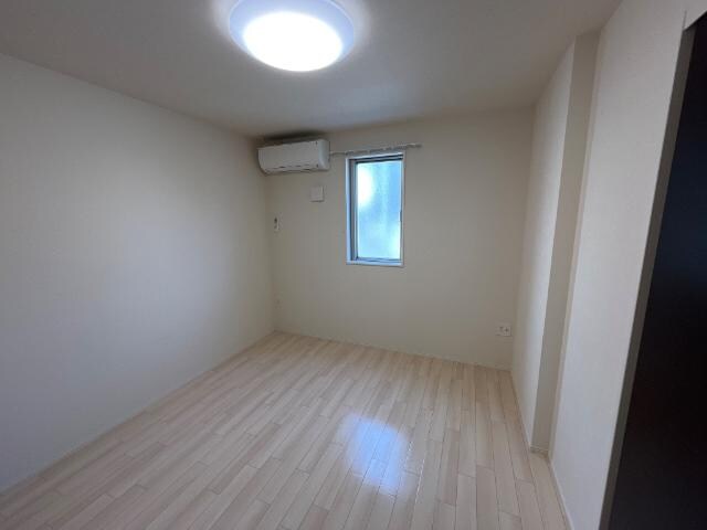 物件内観写真17　(洋室)