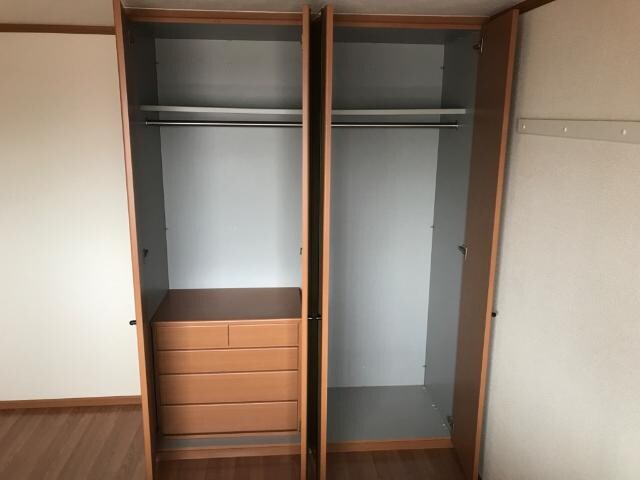物件内観写真12　(クローゼット)