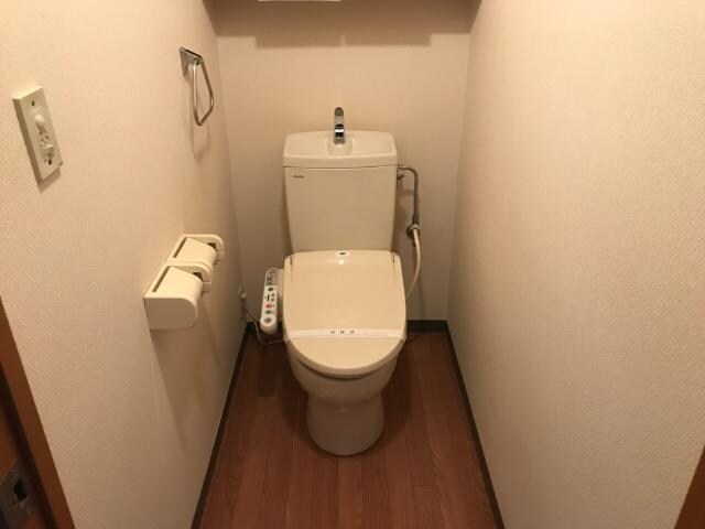 物件内観写真17　(シャワー付トイレ)