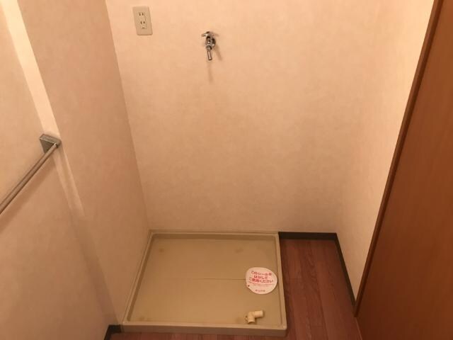 物件内観写真26　(洗濯機置場)