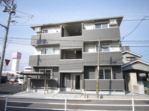 モンマルトルⅢ外観写真