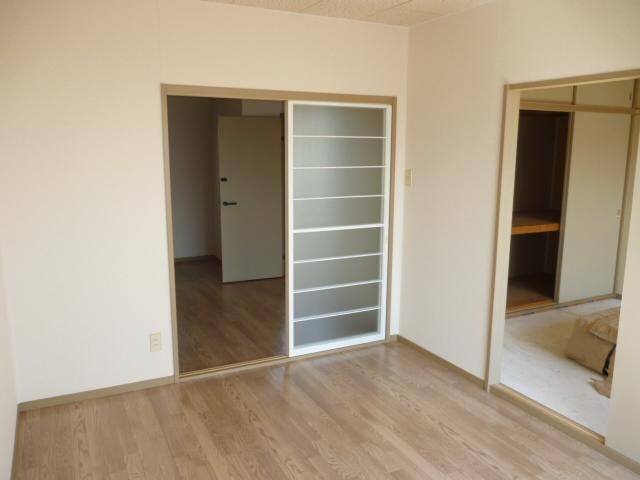 物件内観写真2　(洋室)